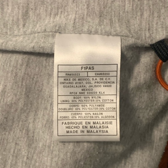 Vintage Nike Windbreaker - Picture 8 of 8